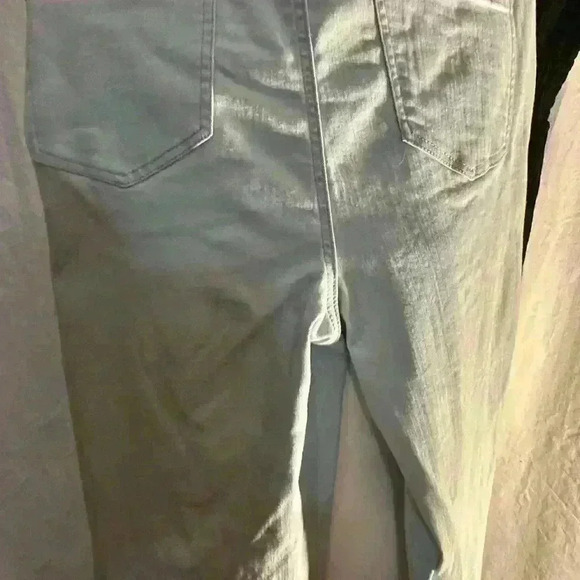 Size 16 NYDJ Jeans in light blue - Picture 4 of 7
